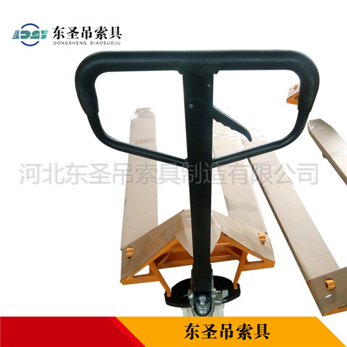 手動地牛廠家研發加強版技術升級手動叉車產品展示--河北東圣吊索具制造有限公司--手動叉車|液壓堆高車|石材夾具|小型攪拌機