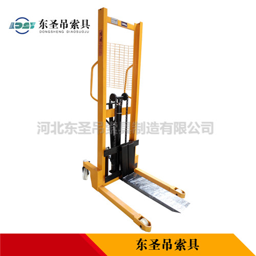 堆高叉車型號規(guī)格大全,可滿足您所有起重需求!--河北東圣吊索具制造有限公司--液壓堆高車|手動叉車|小型攪拌機|石材夾具