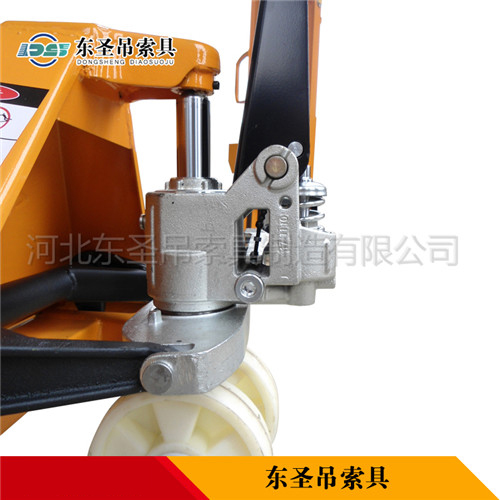 地牛手動叉車產品液壓缸部分展示--河北東圣吊索具制造有限公司--手動叉車|液壓堆高車|小型攪拌機|石材夾具